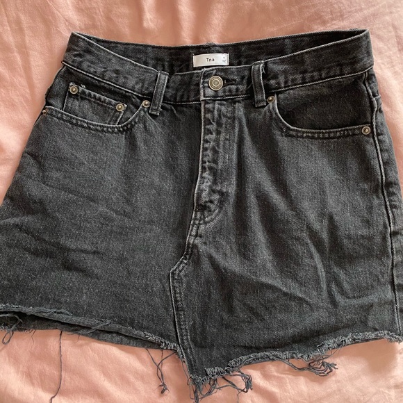 TNA Aritzia Testani Denim Skirt - BLACK DENIM - Picture 2 of 3
